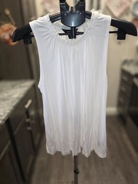 Simply Vera Vera Wang White Sleeveless Ruched Neck Tank